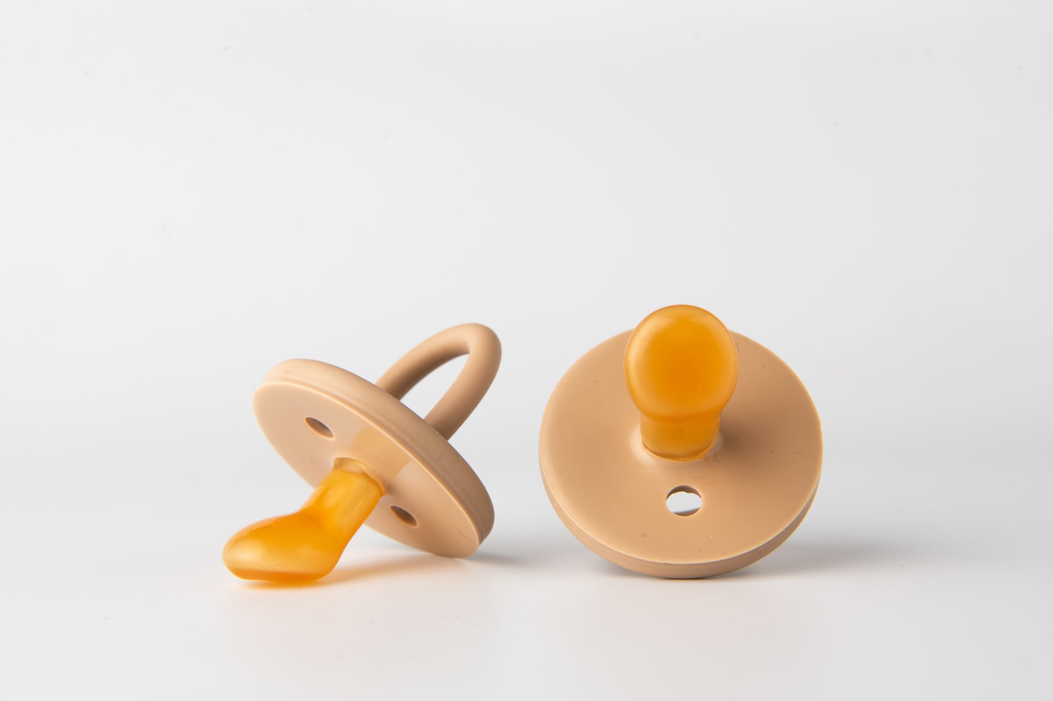 Natural Rubber Dummy Orthodontic 6 Months Teat Light Brown Eswyn natural-rubber-dummy-orthodontic-6-months-teat-light-brown-eswyn